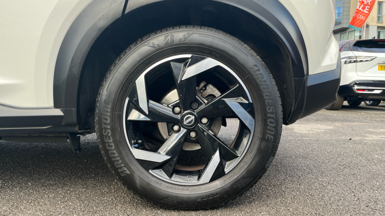 Nissan Juke 1.0 DiG-T 114 N-Connecta 5dr DCT Petrol Hatchback